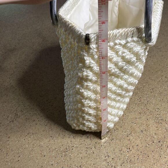 Vintage 70s Macrame Frame Handbag Tote with Lucite Handles Off White - Picture 7 of 16